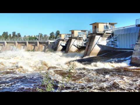 Oulun Merikosken patoluukut auki 2012