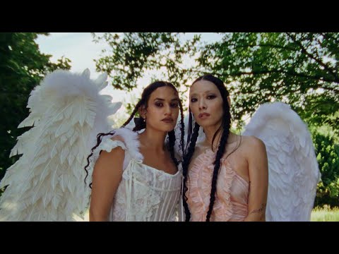 Video thumbnail for Kiss Me