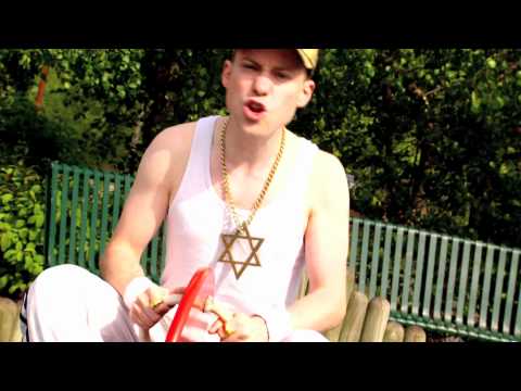 Wee Man Vs Wee D (Swing Park Rap Battle)