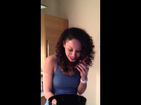 Cuando Amelle llamó a un fan Español