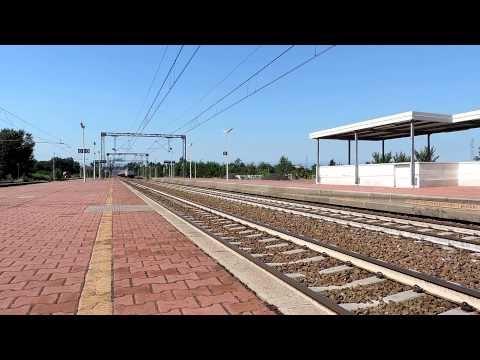 E652 con cisterne in transito