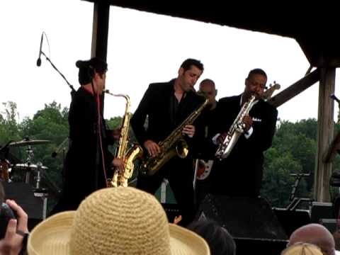 Jeff Kashiwa & The Sax Pack @ Glenora