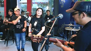 Download lagu Wali Fitri Carlina Sakit Tak Berdarah Live... mp3