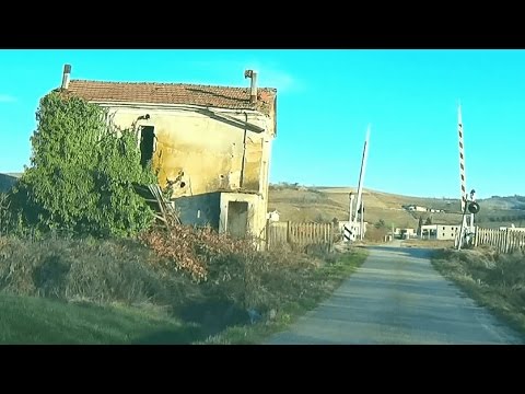 Passaggio a livello Regione Quartino (Calamandrana) # railroad crossing # bahnübergang