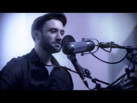 Walking on the moon - The Police (cover Romtom)