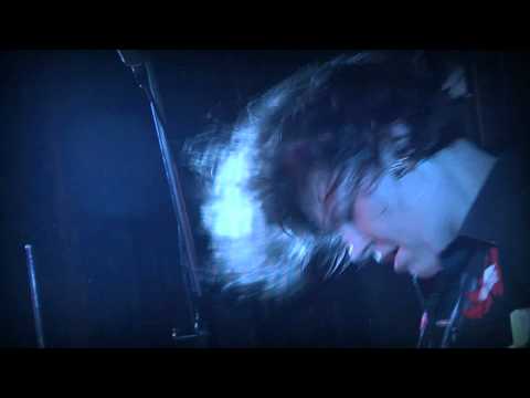 Atlantic Fadeout - Amy doing what she do