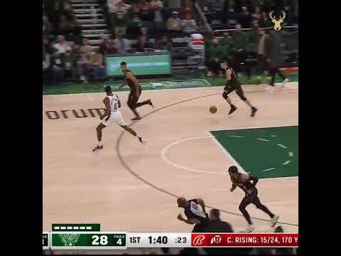 Thanasis Antetokounmpo Posterizes Ömer Yurtseven!!! 🔥🔥🏀🏀 #shorts #nba