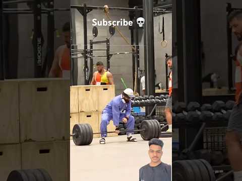 Anatoly VS Bodybuilder The CLEANER lifted with ONE HAND Gym Prank #anatoly #fitness #gym