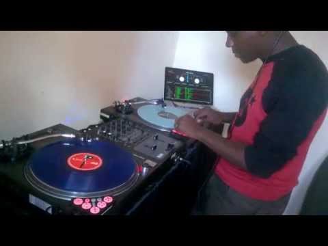DJ KROWBAR FLIPPING IN A DJ SET