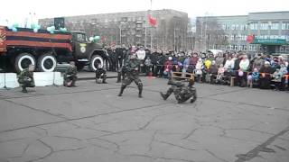 preview picture of video 'Инта, 9 мая 2011 рукопашка'