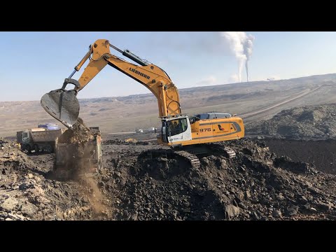 Liebherr 976 Excavator Loading Trucks With Two Passes - Kivos Ate