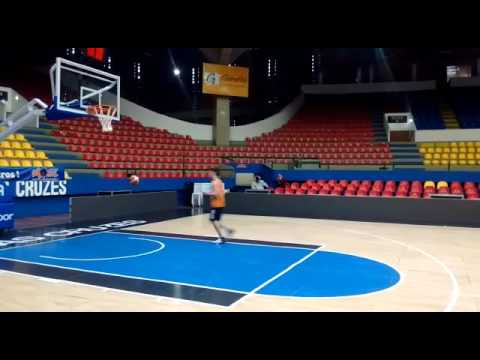 Bahía Basket en Brasil