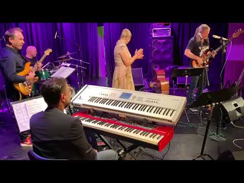 Per “BASS VIKING” Mathisen Band - Sir Duke / Bass Solo