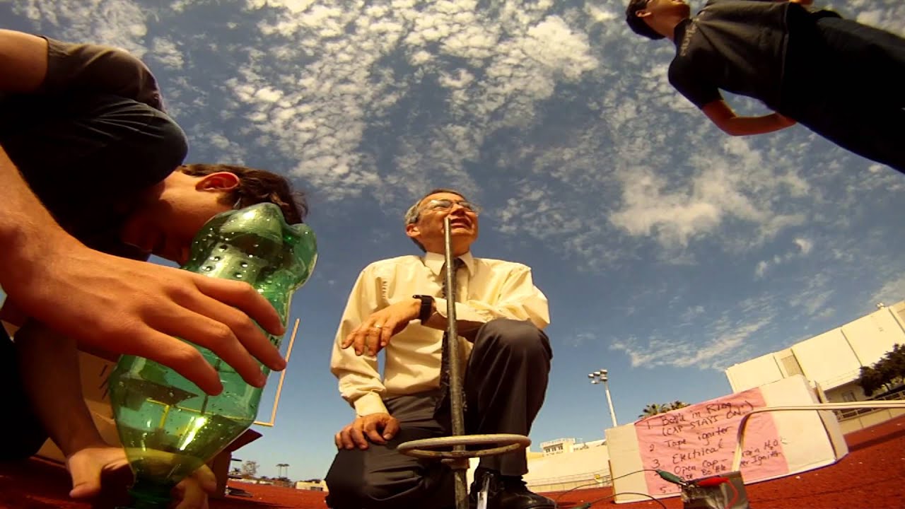 Rockets!!! Introduction to Soda-Bottle Rocket Lab at Laguna Beach High School - YouTube