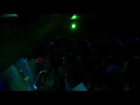 Preto de luxo em plena segunda feira show chácara de Praia Grande Lotada