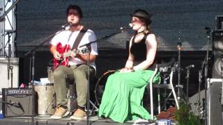 Little Boxes - Tilley & Ben Lawless (Malvina Reynolds / Pete Seeger cover)