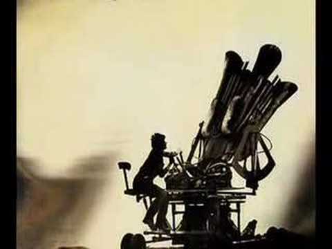 Your Cloudbusting's Calling - R Kelly vs. Kate Bush