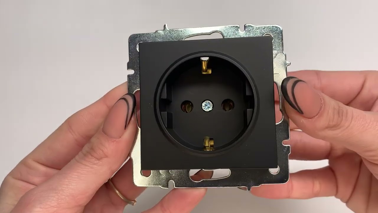 Розетка одинарна з/з LEZARD Vesna чорна 742-4288-122B