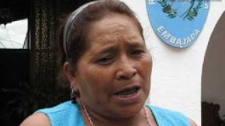 preview picture of video 'Campesinos piden asilo en la embajada de Guatemala'