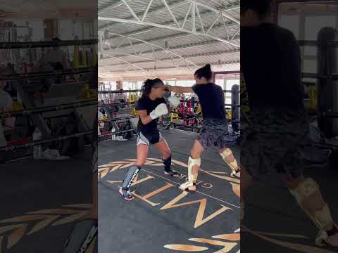 Il est au bord du KO 👊🏽🥊😅 #boxing #kickboxing