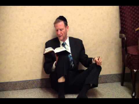 Reading of Eicha: Book of Lamentations by Rabbi Moshe Weisblum קריאת מגילת איכה - הרב משה ויסבלום