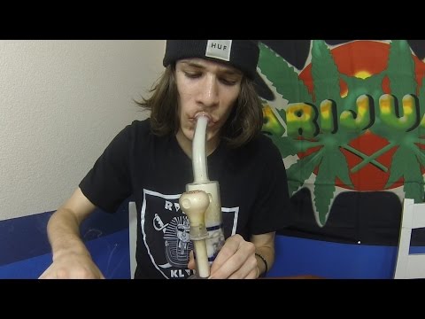 TAKING FAT RIPS WITH THE MINI BONGS!