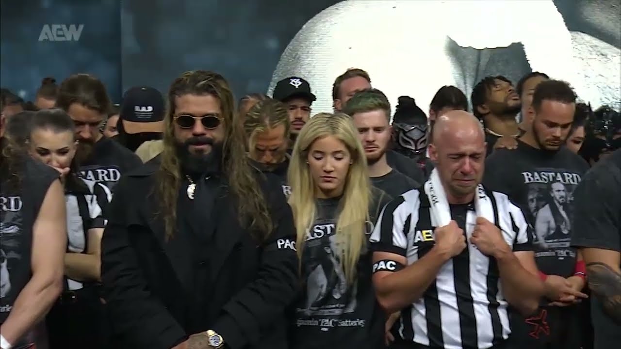 El MUNDO DEL WRESTLING le rinde HOMENAJE a PAC en AEW DYMANITE