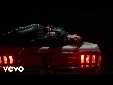 Emma - PRETAPORTER (Visual)