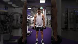 Szrugsy z hantlami — wideo