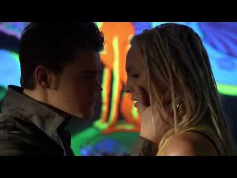 Stefan & Caroline - 6x16 #6 (I like you, Caroline)