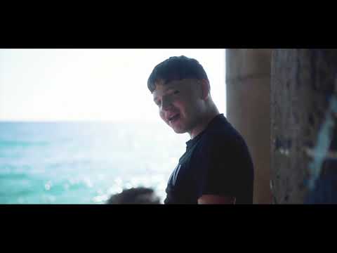 BARBERO LOCO - TE DEJAS VER (VIDEO OFICIAL) [Shot By BADGOODFILMS]