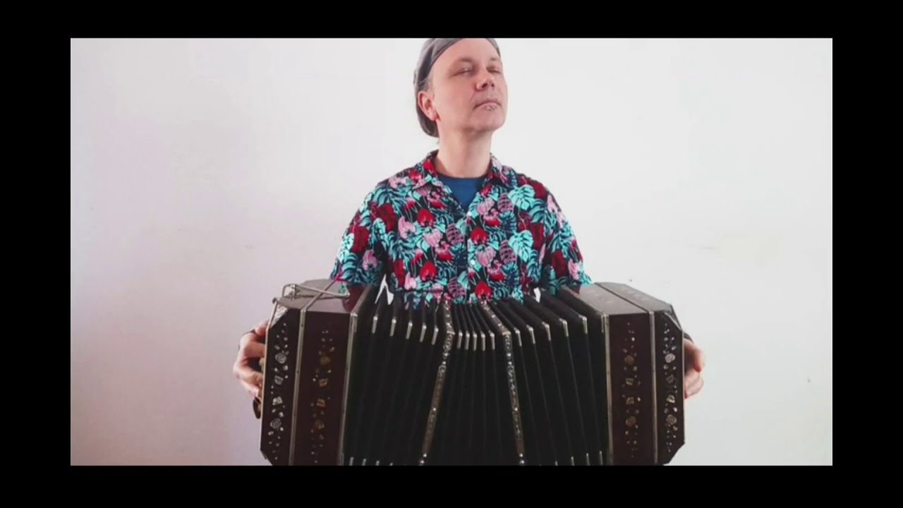 UNA EMOCION (Kaplun-Suñé) - NUNCA TUVO NOVIO (Bardi-Cadicamo). Arreglos y Bandoneón: Bernardo Fingas