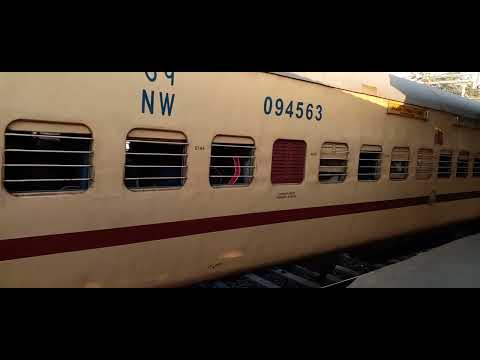 14117 Prayagraj- Bhiwani Kalindi Express Depart From Prayagraj Jn PF No- 05