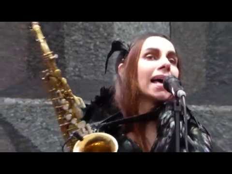 PJ Harvey - The Ministry Of Defence - Field Day 2016 - London