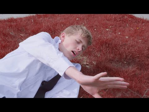 Videoclip de Dark Red — Steve Lacy