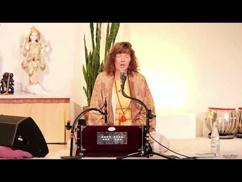 Satsang - Kirtan, Mantra und Arati mit Lisa-Marie - Yoga Vidya Live, 02.07.2022, 07:00 Uhr