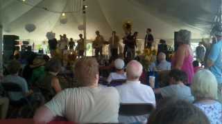 Mama Digdown's Brass Band - Keep That Body Shaking (La Fete de Marquette)