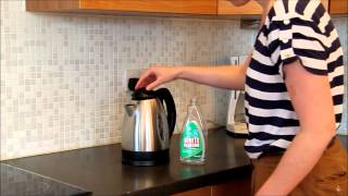 Descaling a kettle using natural White Vinegar