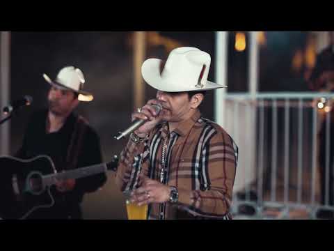 Jovanny Cadena Y Su Estilo Privado - Pingüinos En La Cama [En Vivo]