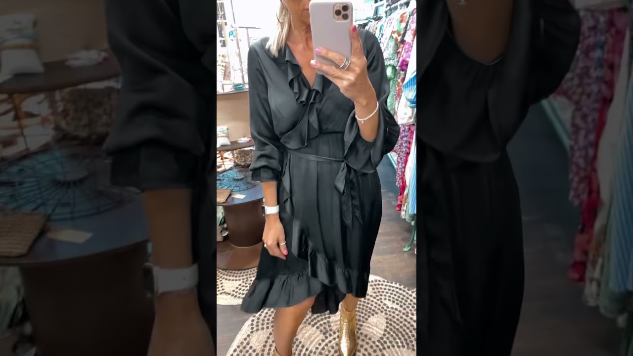 Robe noire satin glam