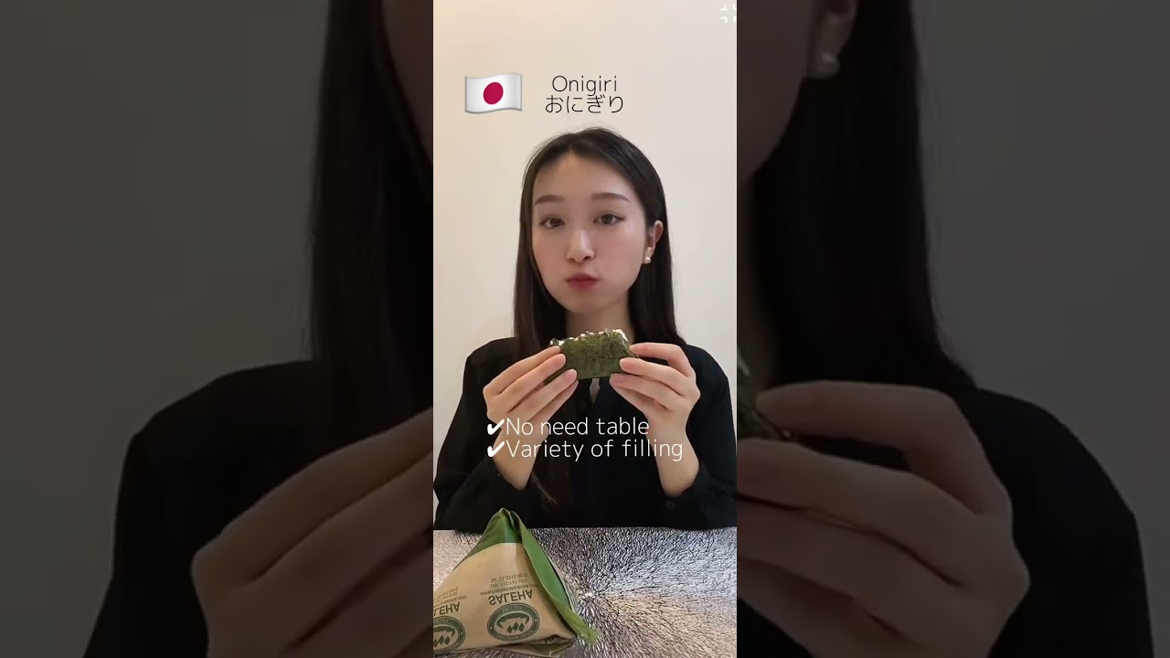 Compare Nasi Lemak🇲🇾and Onigiri🇯🇵#malaysia #shorts #makan #nasilemak