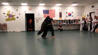 preview picture of video 'Awesome Martial Arts Knife Fight'