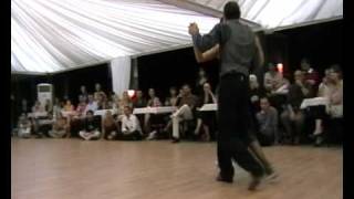 Milena Plebs y Ezequiel Farfaro - El acomodo