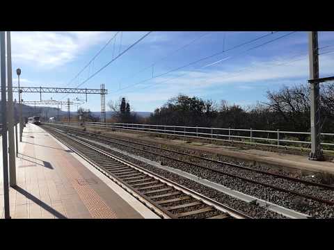 UN CORTO INTERCITY IN TRANSITO