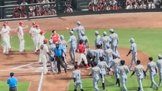 当然の乱闘騒ぎ【もう野球じゃない】広島 勝ち越された直後に大山の脇腹付近へ死球 遂に阪神ベンチ飛び出す ビジター応援席も怒り爆発 初戦で前川が骨折 昨日は佐藤輝明も脇腹付近へ死球未遂