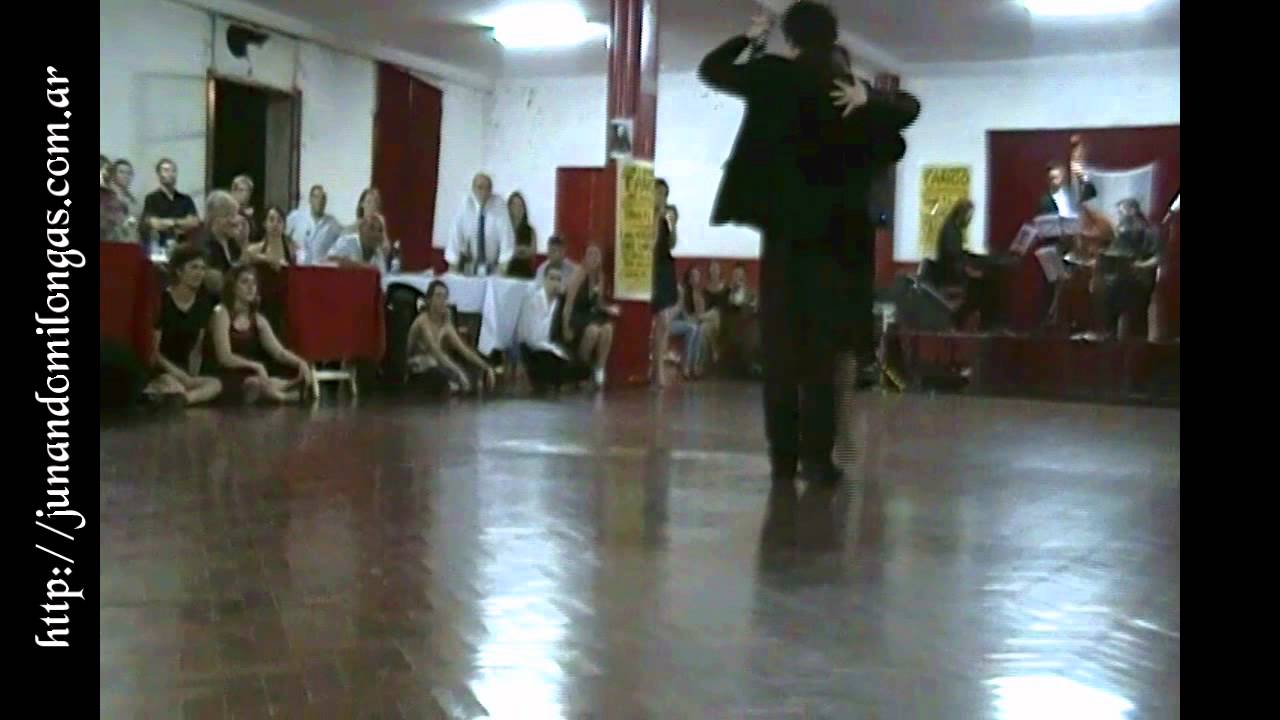 AYELEN QUIROGA Y KLEBER QUEIROZ junto a LOS HEREDEROS DEL COMPAS 01/02