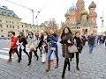 Участницы конкурса "Мисс Вселенная" прогулялись по Красной площади 