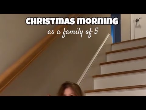 CHRISTMAS MORNING AS A FAMILY OF 5