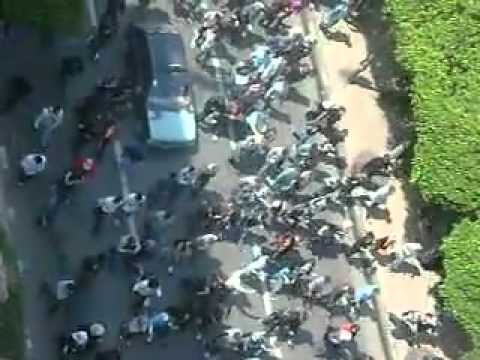 ***URGENT*** Alger Manif d'étudiants 12 04 2011 (vi  a ESA)