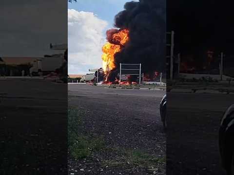 Carreta pega fogo em Jaguaribara Ce Br116 #caminhão #carreteiro